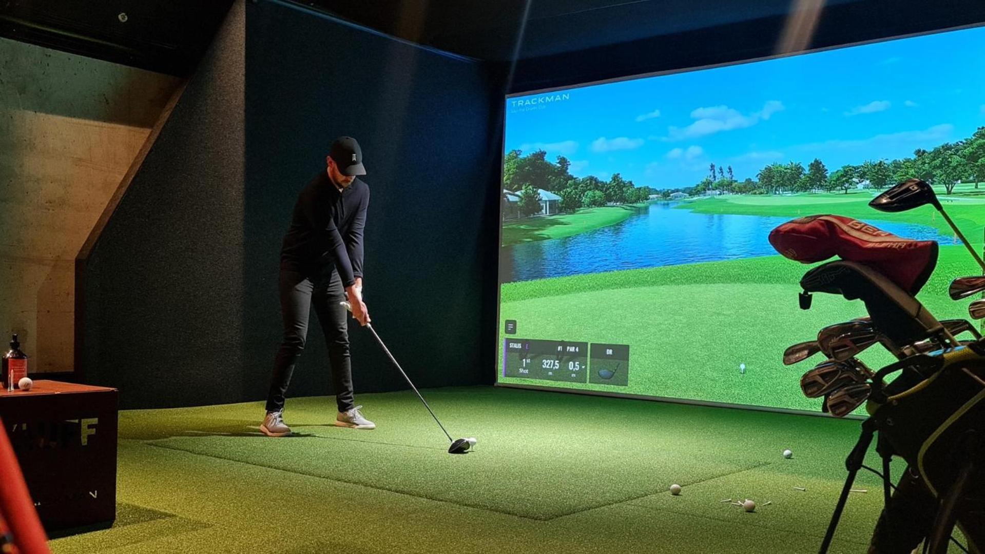 Steam Hotel Vasteras Exterior photo Golf Simulators